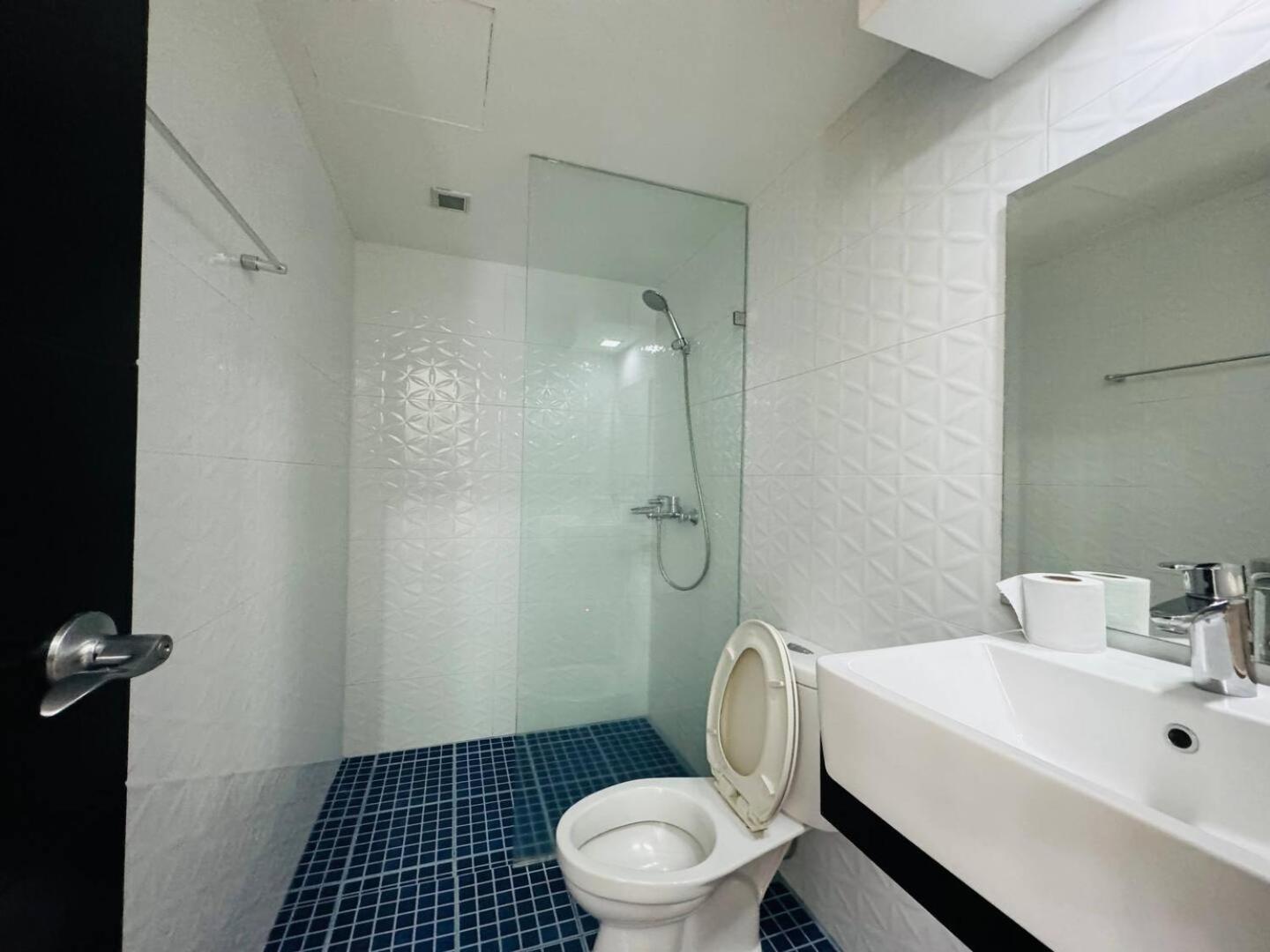 Studio At Viceroy T4 Florence Way Manila Exterior photo